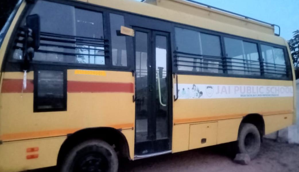Tata LP 410 image 2